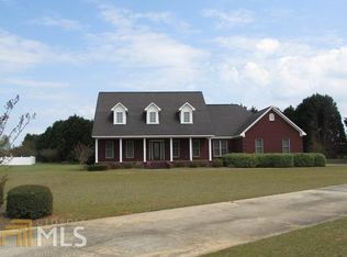 2 Willow Lake Dr, Warner Robins, GA 31093