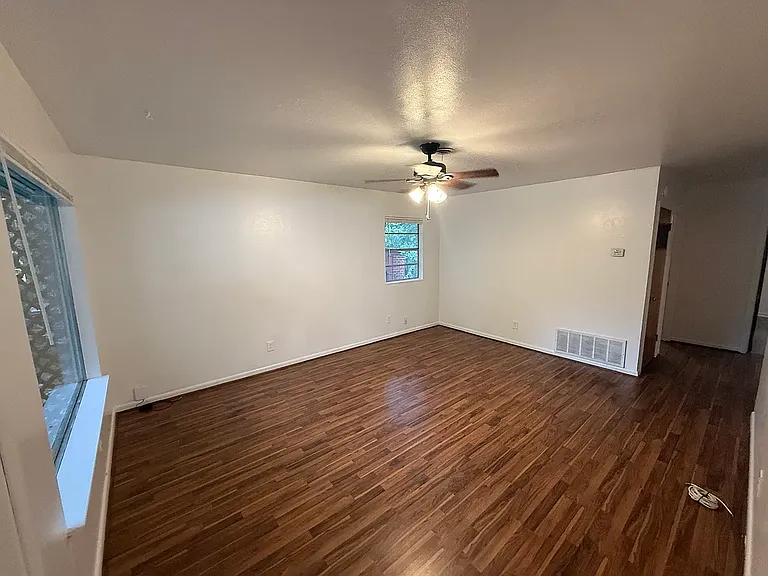 2217 NE 1st Ave — Photo 3