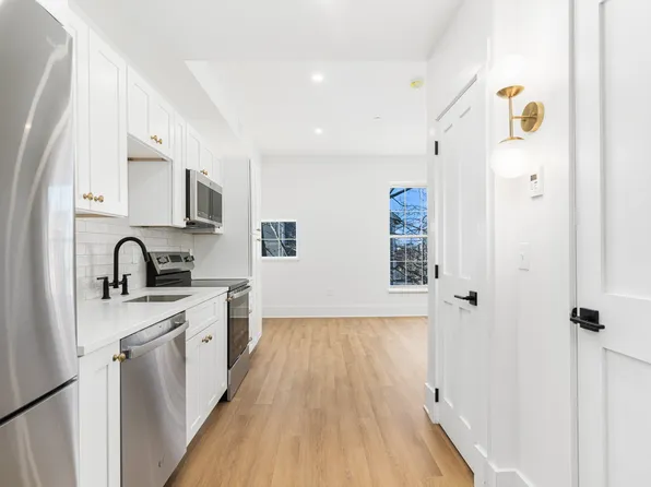 Fox Point Landing, 180 George M Cohan Blvd #210, Providence, RI 02903
