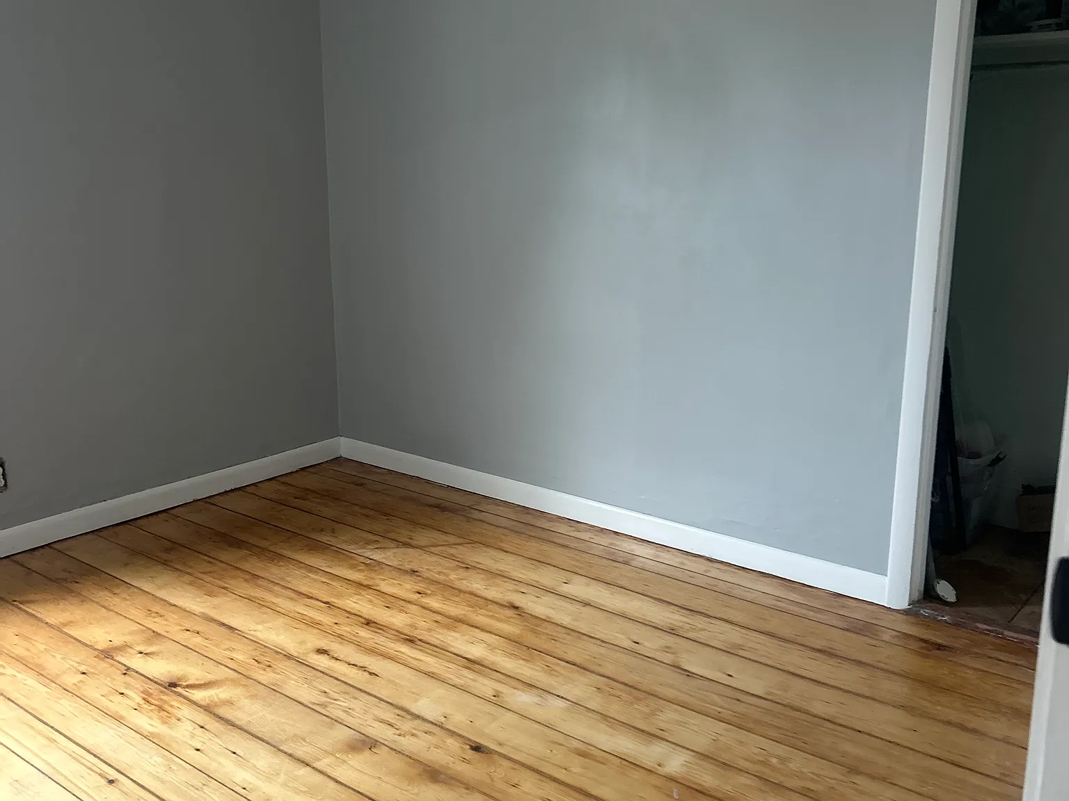 3 bed, 1000 sqft, $2,200 — Photo 4