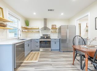 1029 Fish Hatchery Rd #B, Huntsville, TX 77320