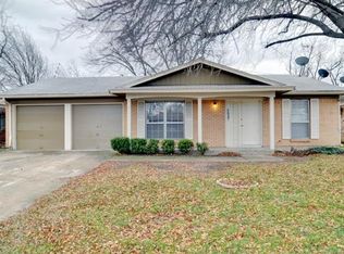 308 NE Taylor St, Burleson, TX 76028