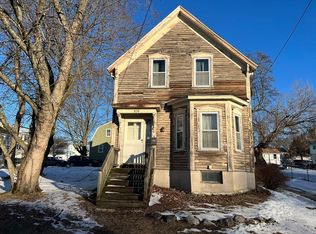 106 Anderson St, Lowell, MA 01852