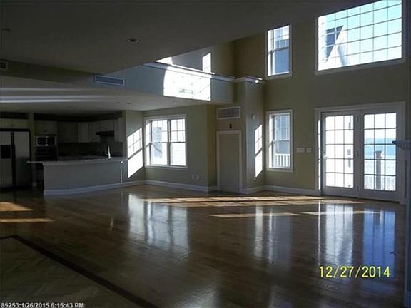 4th image of 1 E Grand Ave APT 400
