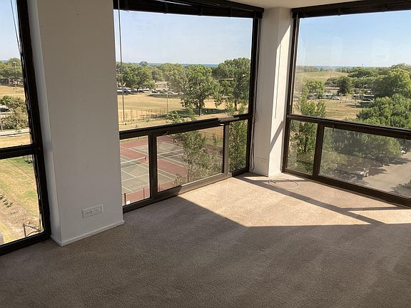 3rd image of 4343 N Clarendon Ave APT 716