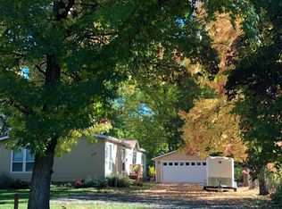 239 Peckerwood Ln, Grants Pass, OR