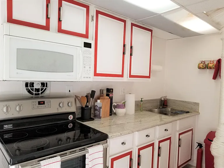 Second Kitchen