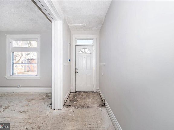 5th image of 211 E Washington St