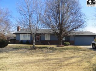 506 Ridgeway Ave, Pratt, KS 67124