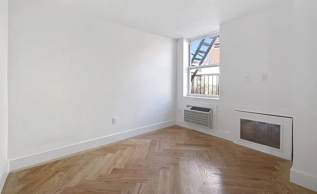 Rented by Compass | media 21