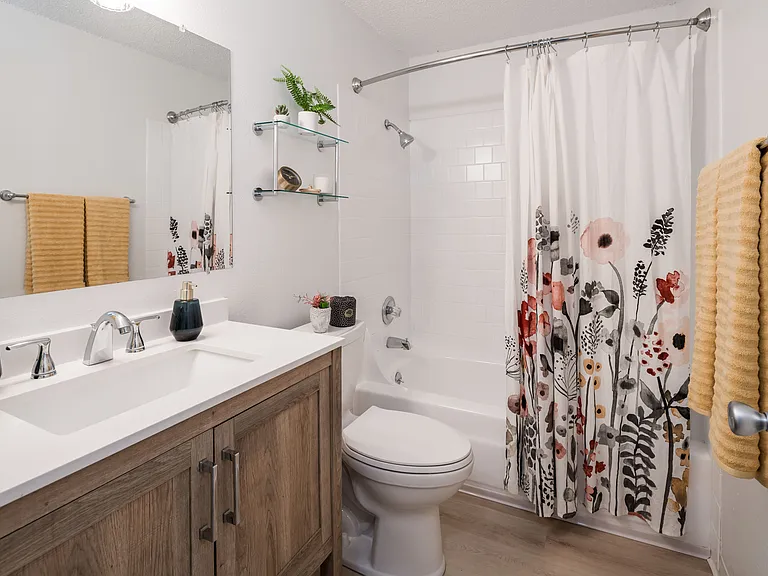 9105 SE 32nd Ave #10 — Photo 7