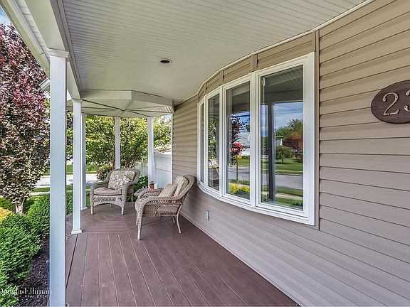 5th image of 23 Roosevelt Dr