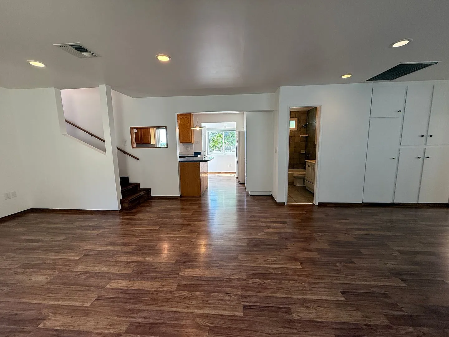 Charming Highland Park Retreat | Spacious 3BD/3BA on a Cul-de-Sac — Photo 4