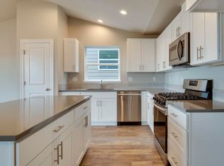 260 NW 33rd St, Redmond, OR