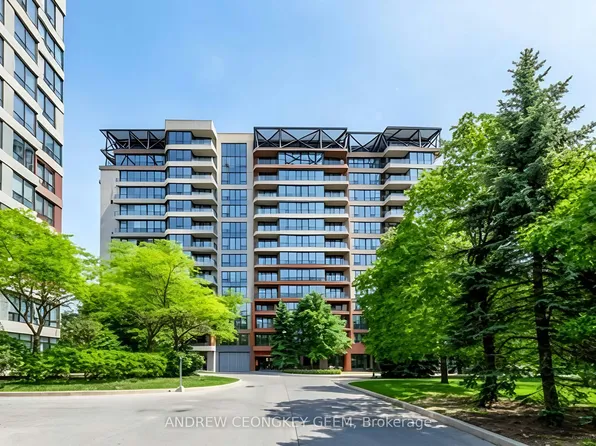91 Townsgate Dr #711, Vaughan, ON L4J 8E8