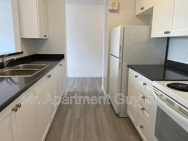 37 Wellington St S #3D — Photo 7