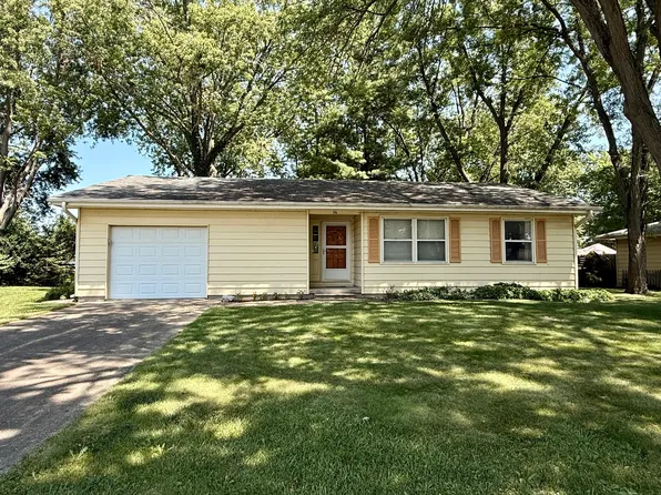 14 Bradley Ct, Clinton, IL 61727