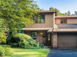 347 Penhurst Rd, Rochester, NY 14610