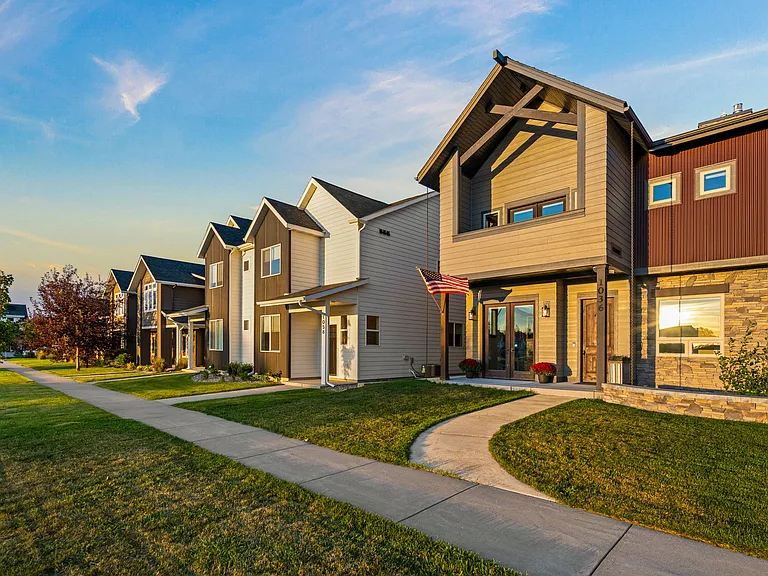 Wonderful neighborhood that is in the heart of Bozeman. Easy and quick access to downtown, MSU and airport.