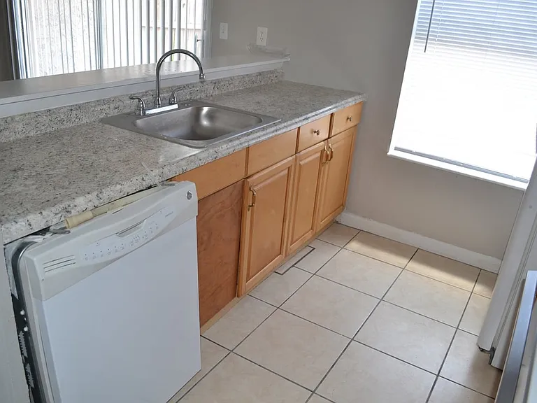 2000 Ludlow Ln #2801 — Photo 2