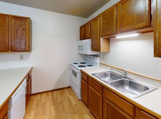 2416 18th St S #201, Fargo, ND 58103
