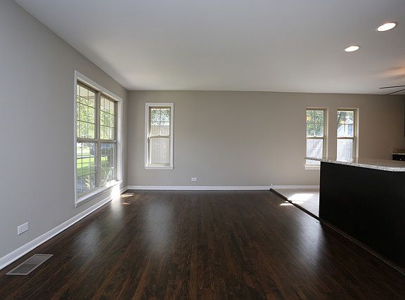 3rd image of 703 E Le Moyne Ave
