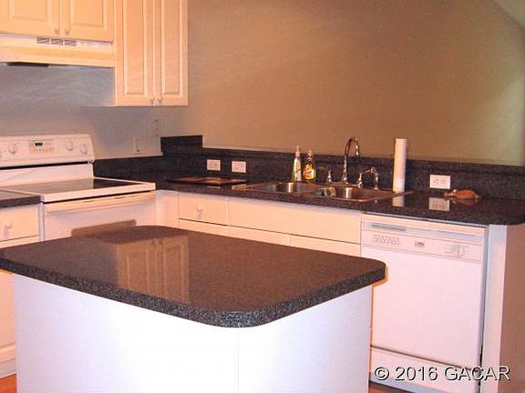 4th image of 6413 NW 106th Pl