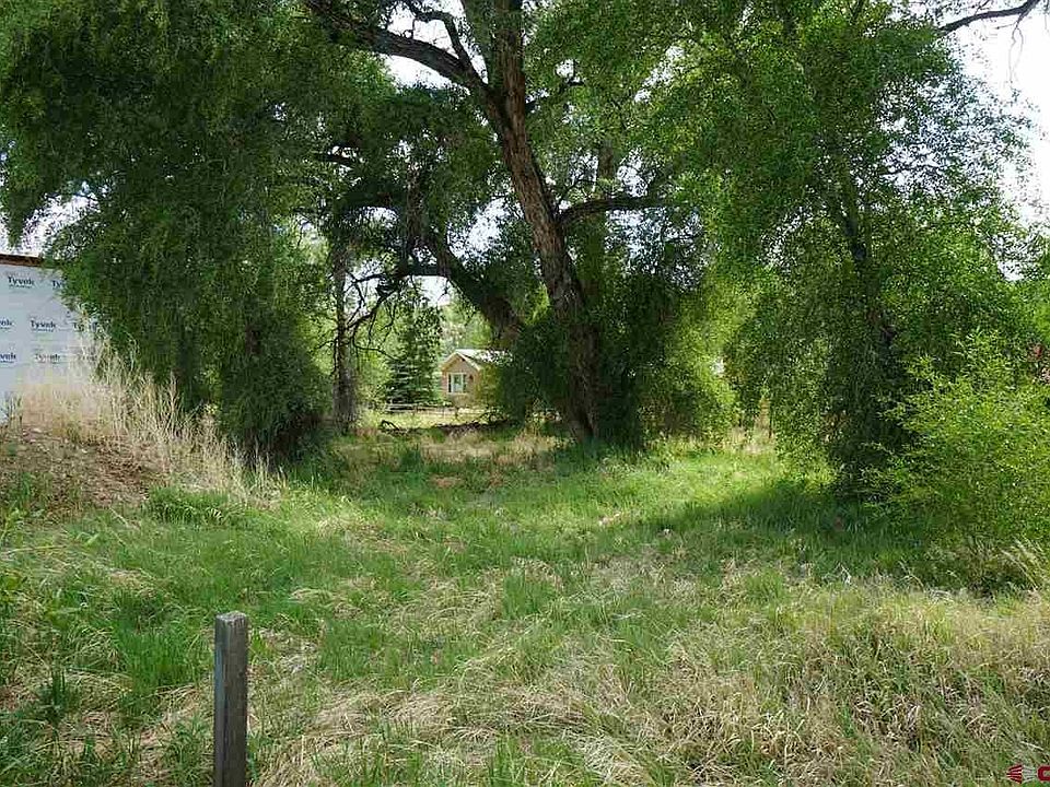 1st image of 105 Emerald Ln