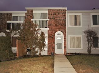 1785 Raleigh Ln, Hoffman Estates, IL 60169