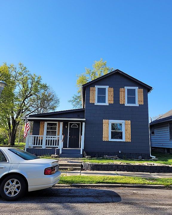 1st image of 211 NW H St