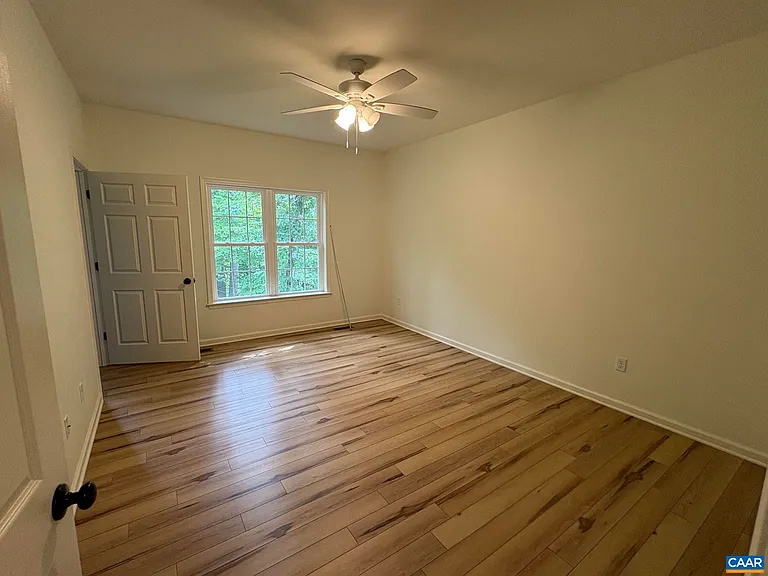 275 Barrington Dr — Photo 5