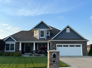 1972 Country Cir N, Nappanee, IN 46550