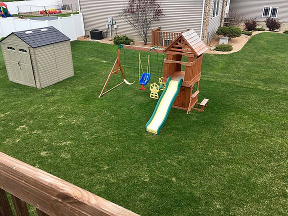 3rd image of 636 22nd St SE