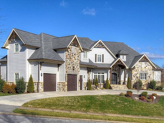 2nd image of 2932 Highland Grove Dr