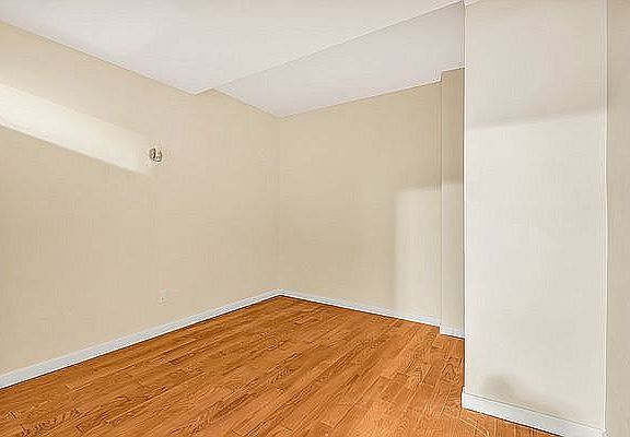 5th image of 7 E 32nd St #5H