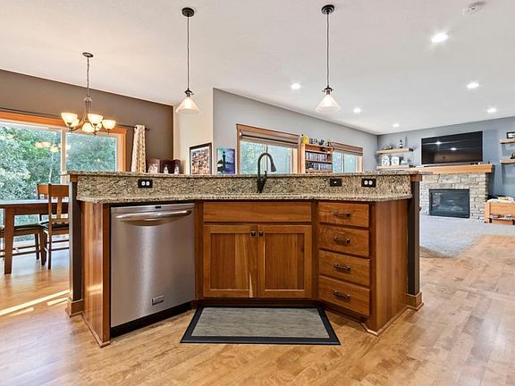 5th image of 10563 Noble Cir N