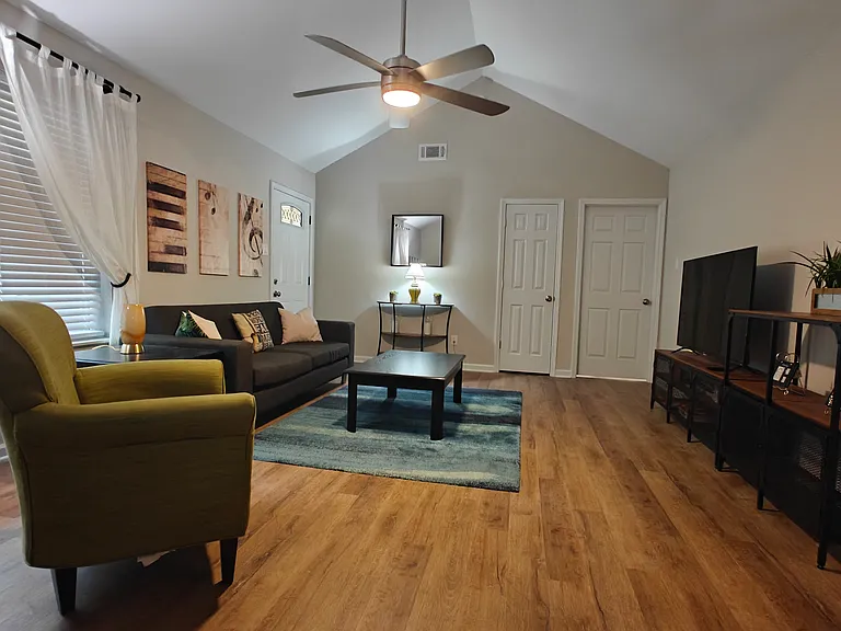 4581 Columbia Woods Ln — Photo 8
