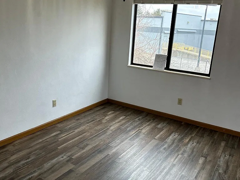 537 Vicksburg Dr #12 — Photo 16