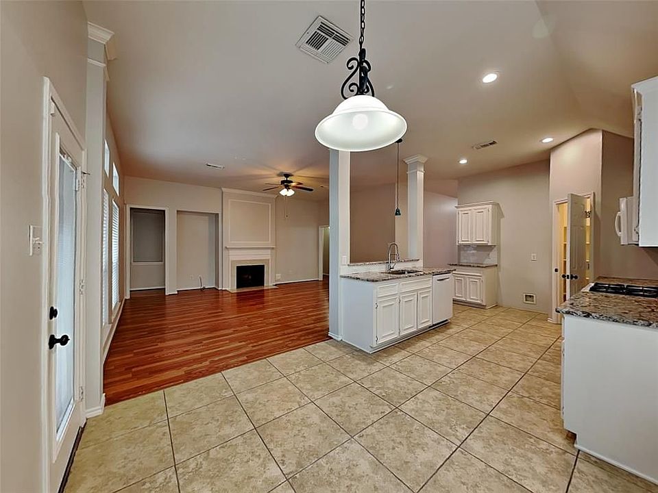 1st image of 3911 Vinecrest Dr