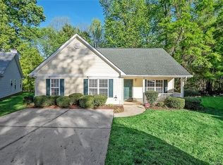 6134 Country Walk Dr, Charlotte, NC 28212