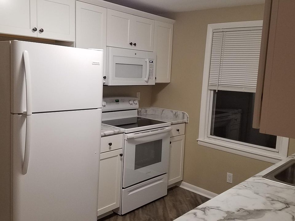 2nd image of 9419 W Wisconsin Ave