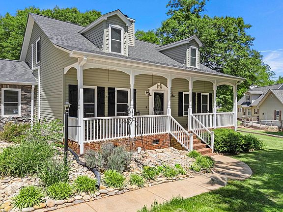 3rd image of 115 Suffolk Rd