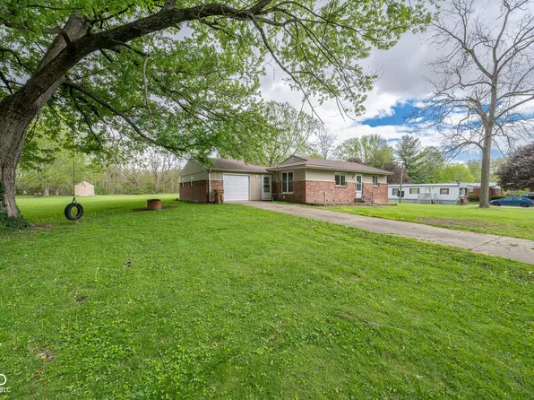 663 S Coal Creek Dr, Hillsboro, IN 47949