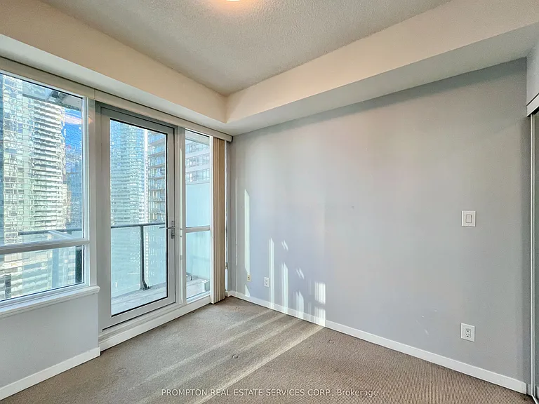 65 Bremner Blvd #1910 — Photo 11