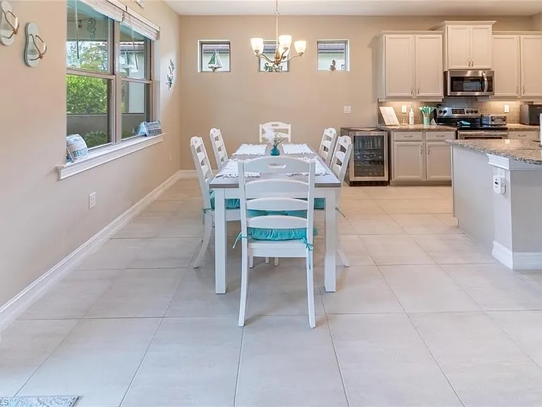 16366 Barclay Ct — Photo 11