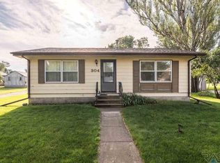304 Depot Ave, Garretson, SD 57030