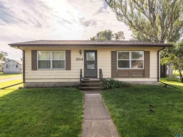 304 Depot Ave, Garretson, SD 57030