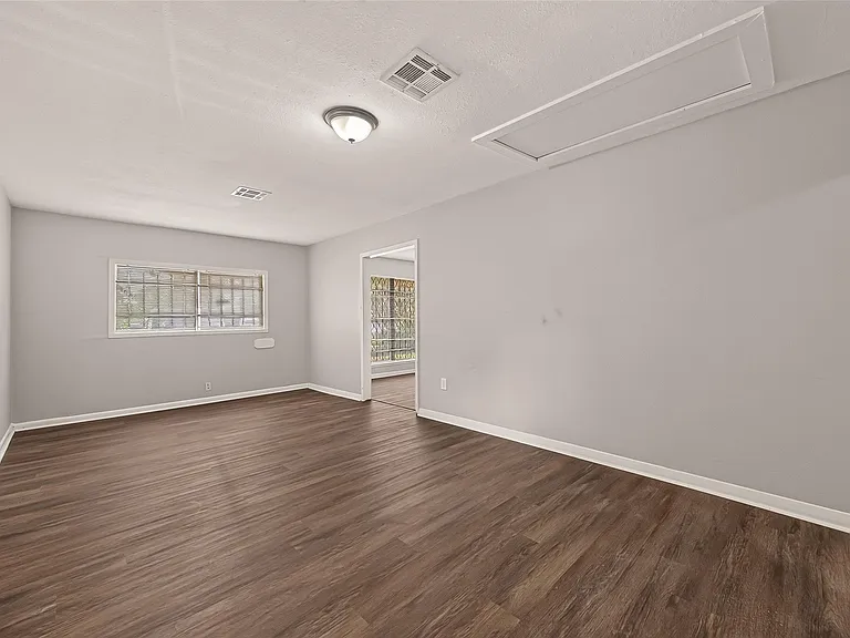 3815 Love St — Photo 7
