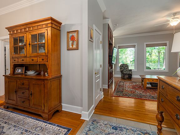 5th image of 1110 Grand Oak Dr