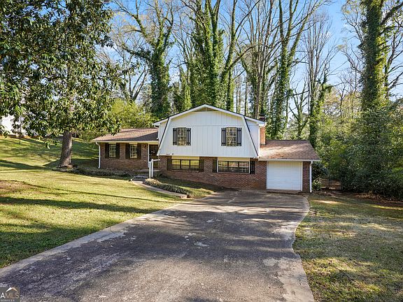 2nd image of 5809 Oakleaf Way